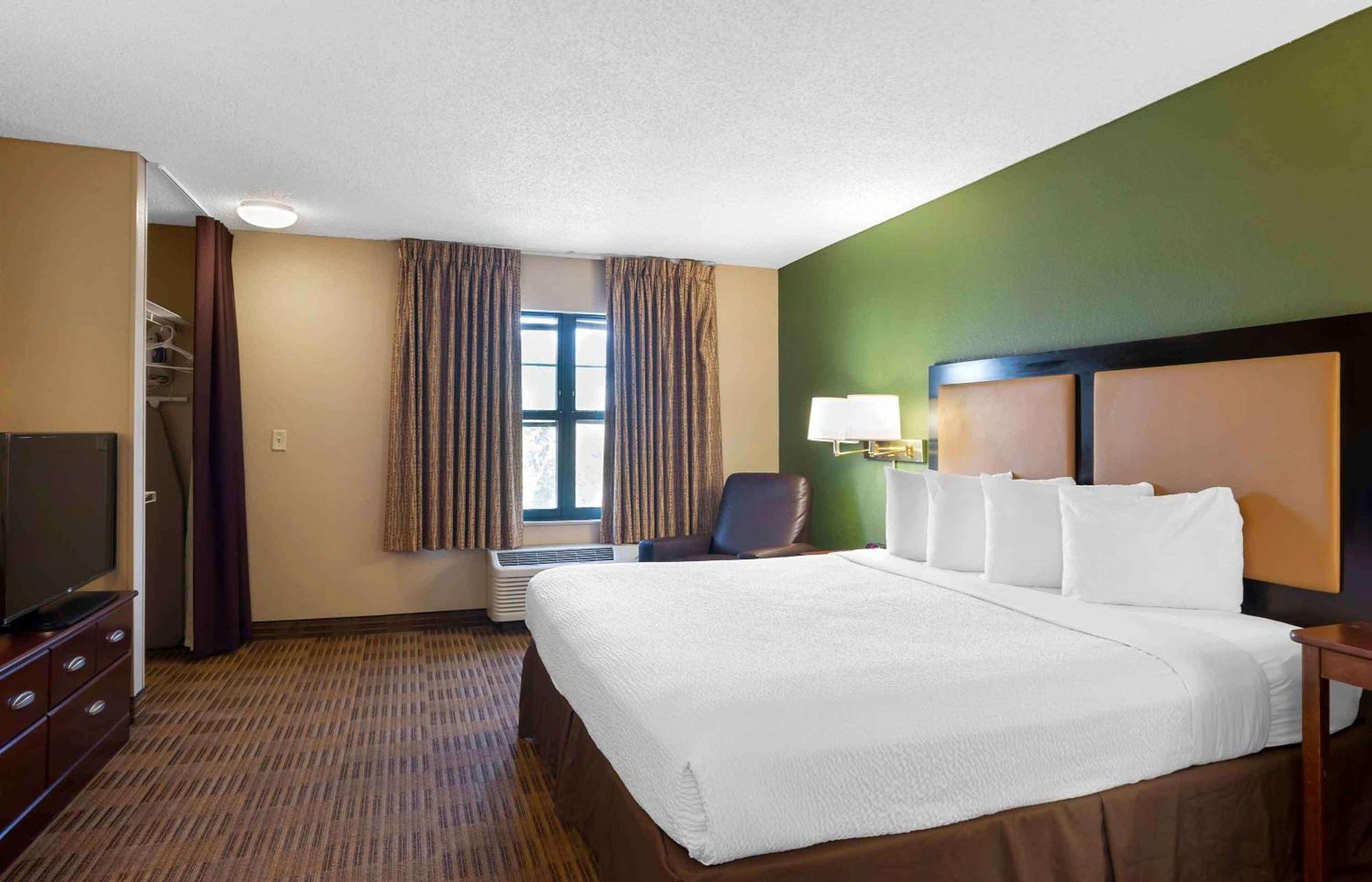Extended Stay America Select Suites - Chicago - Hanover Park Buitenkant foto